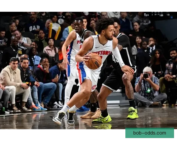 活塞逆袭东部率先晋级季后赛缺少坎宁安仍展现强劲战斗力与团队深度